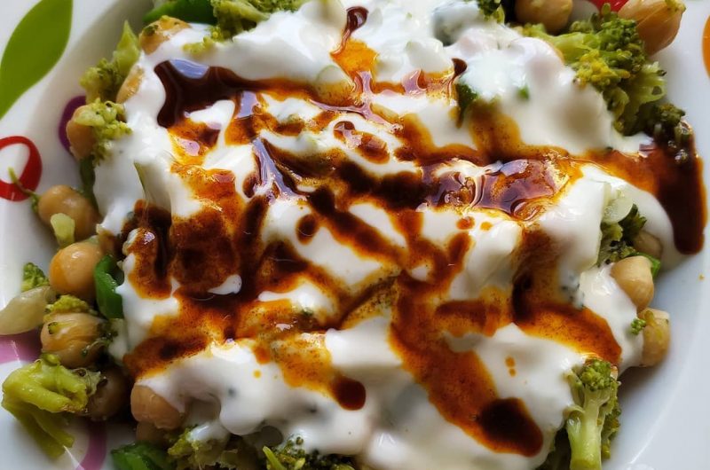Nohutlu brokoli salatası